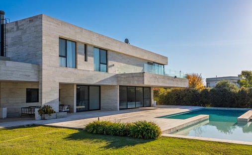 Casa en Loma Verde, Provincia de Buenos Aires, Argentina 1