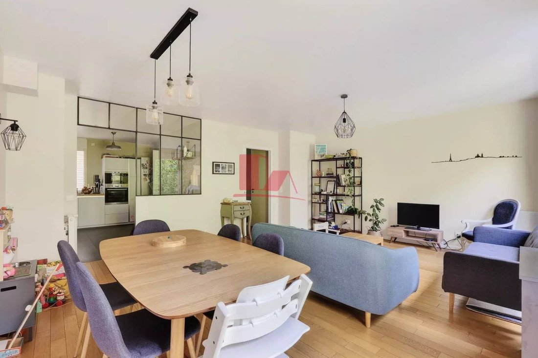Apartment in Insurrection, Vanves, France 3 - 17796259