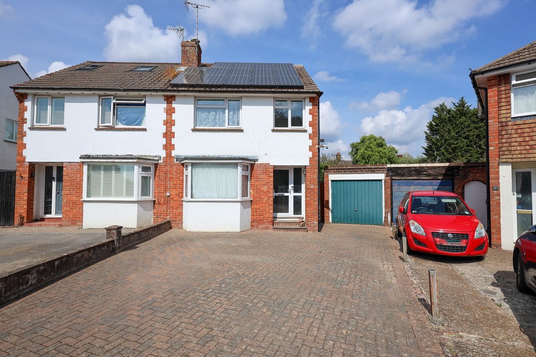 Haus in Burgess Hill, England 1 - 18769617