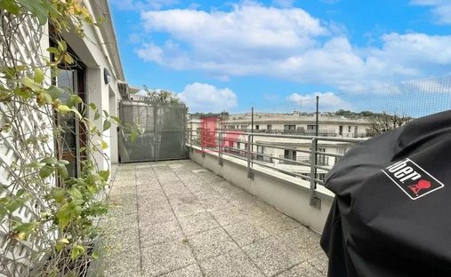 House in Espaces Jeunes, Issy-les-Moulineaux, France 1