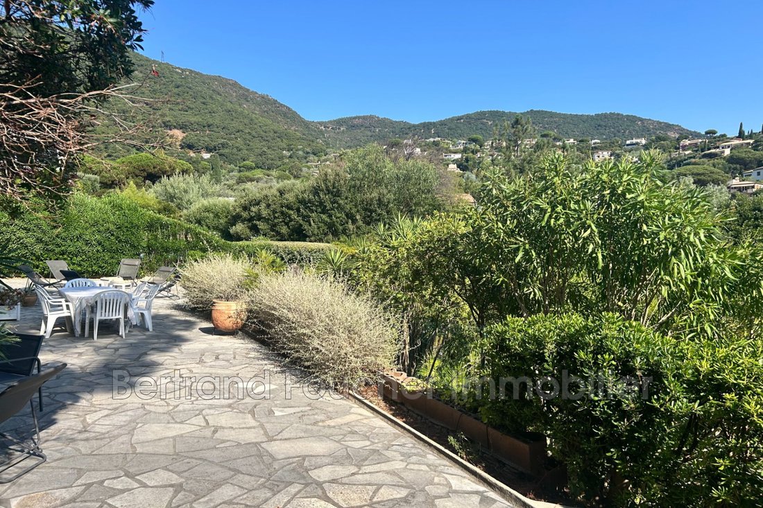 Villa in Sud, Cavalaire-sur-Mer, France 3 - 18769537