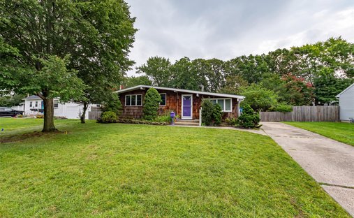 House in Centereach, New York, United States 1