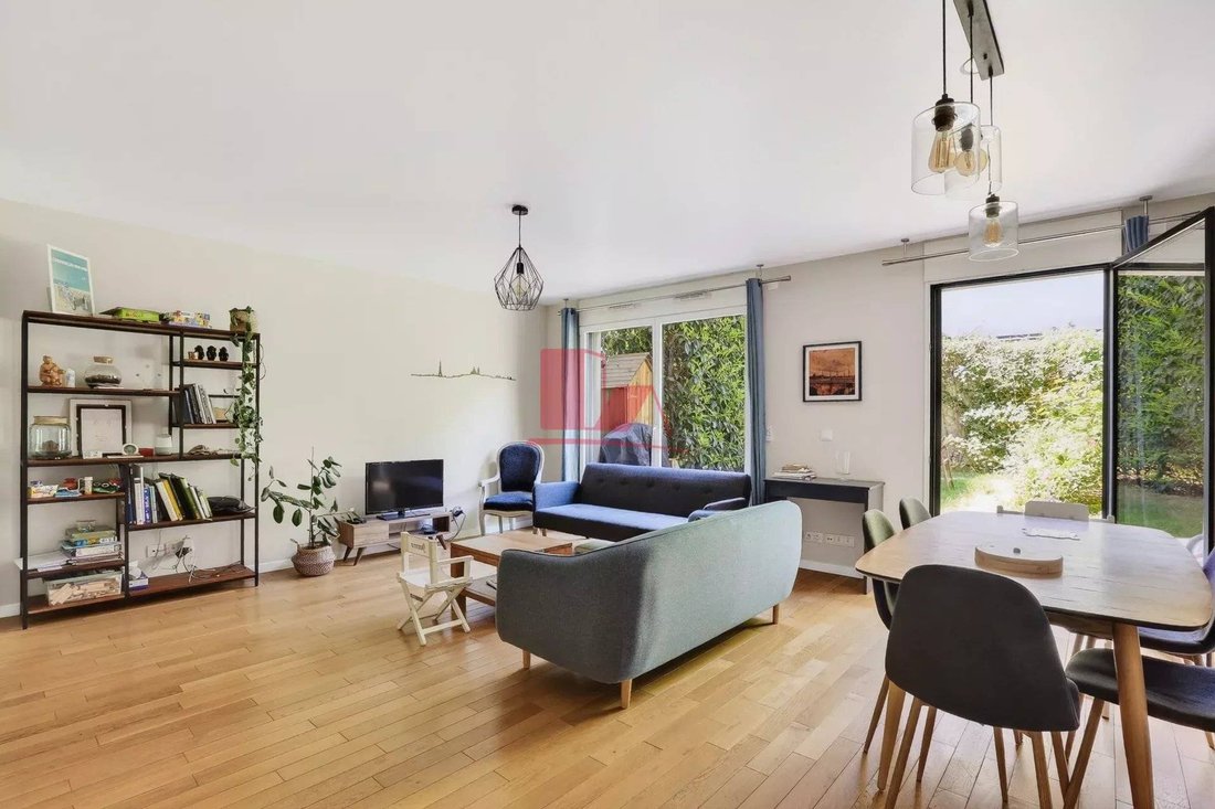 Apartment in Insurrection, Vanves, France 2 - 17796259