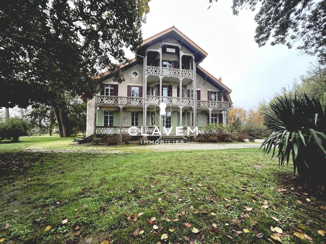 House in Pineuilh, Nouvelle-Aquitaine, France 1 - 15588514