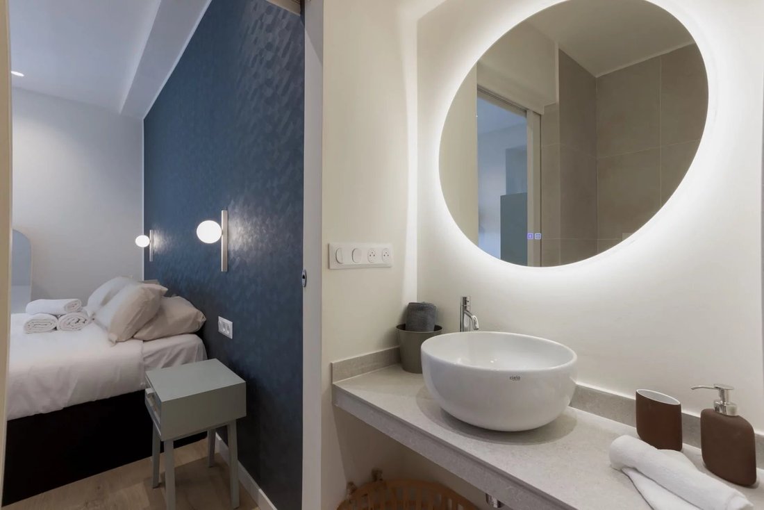 Apartment in Saint Nicolas, Cannes, France 5 - 18769706
