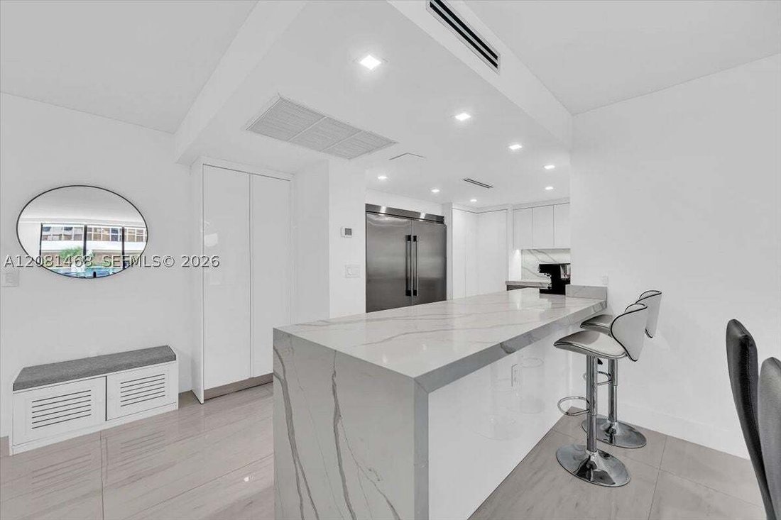 Condominio en Bal Harbour, Florida, Estados Unidos 4 - 18771206