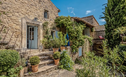 Villa in Goult, Provence-Alpes-Côte d'Azur, France 1