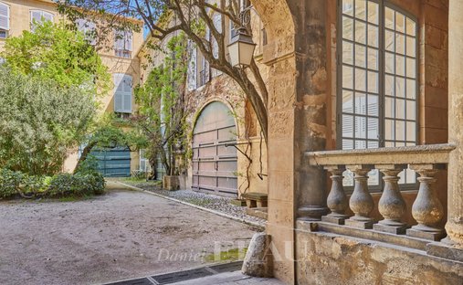 Apartment in Mazarin-Opéra-Bellegarde-Mairie, Aix-en-Provence, France 1