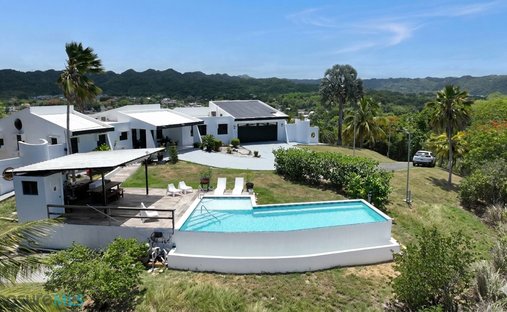Casa en Santana, Arecibo, Puerto Rico 1