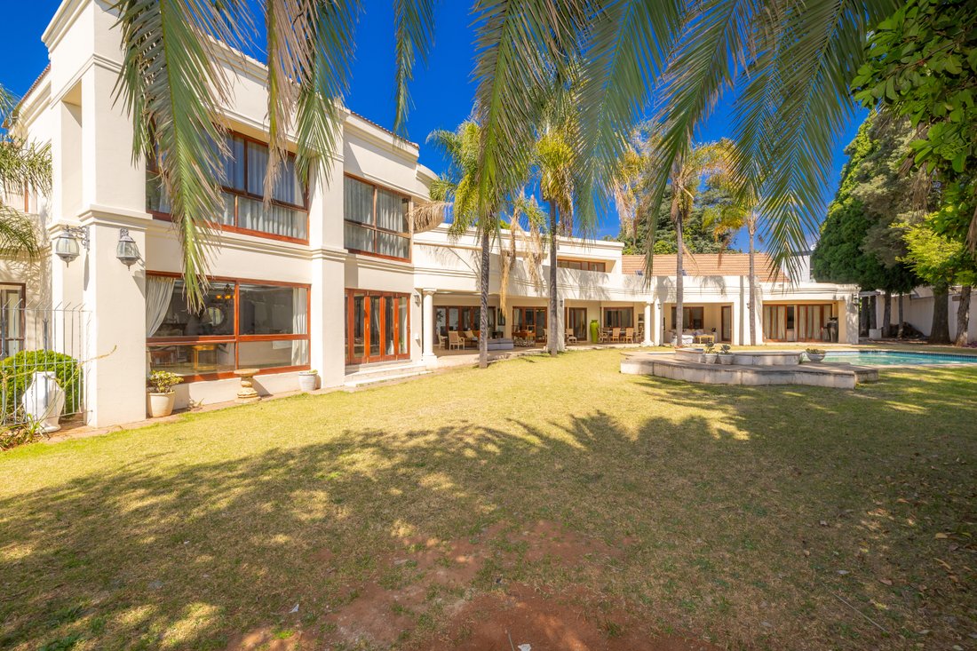 House in Bryanston, Gauteng, South Africa 3 - 18770327