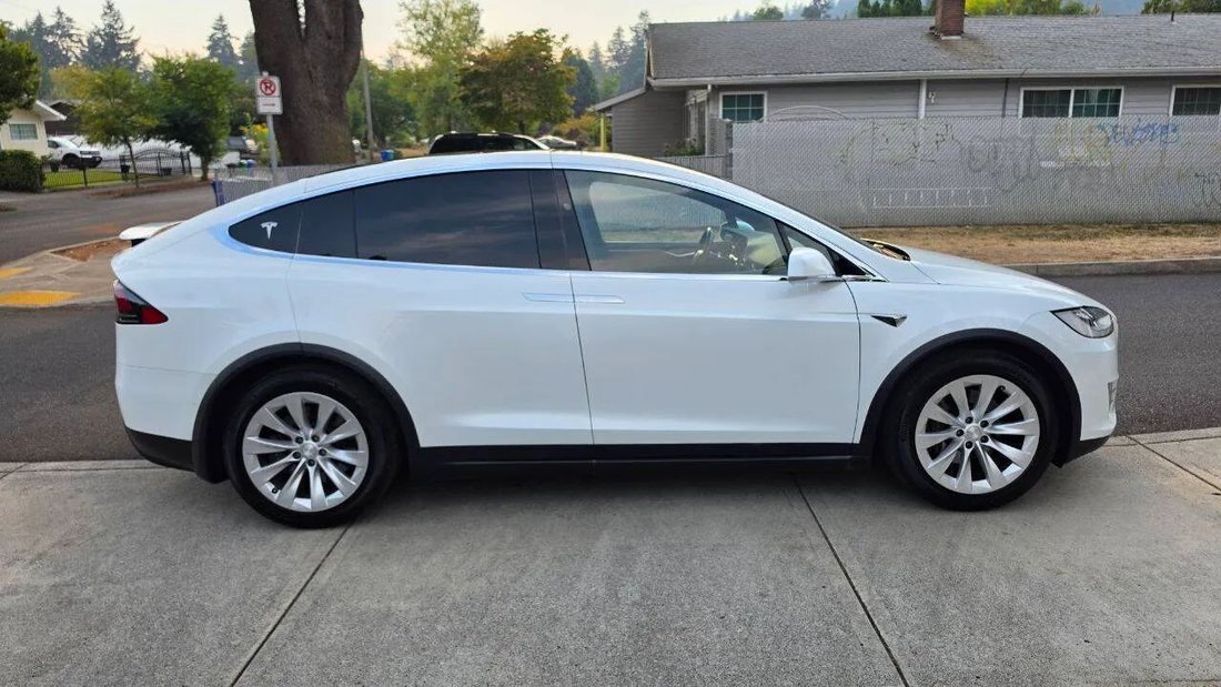 Suv in Portland, OR, United States 4 - 18770212