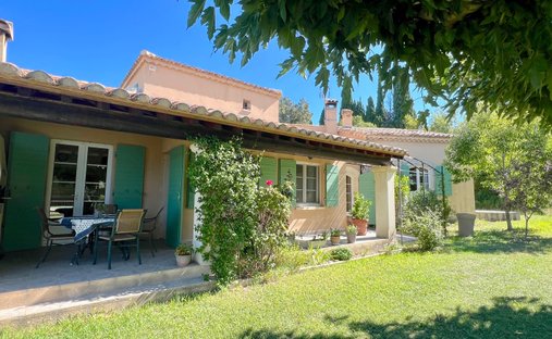 House in Saint-Rémy-de-Provence, Provence-Alpes-Côte d'Azur, France 1