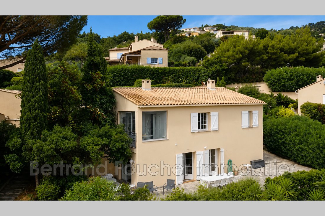 Villa in Sud, Cavalaire-sur-Mer, France 1 - 18769537
