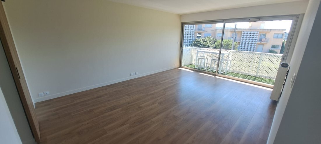 Apartamento en Le Tholonet, Provenza-Alpes-Costa Azul, Francia 1 - 18773719