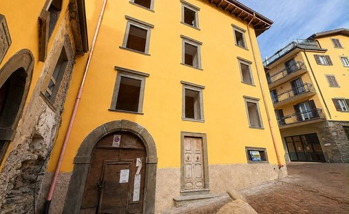 Apartamento en Clusone, Lombardía, Italia 1