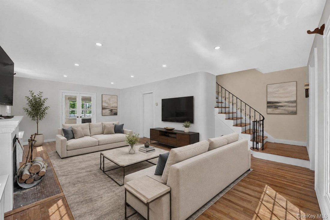 Casa a Garden City, New York, Stati Uniti 2 - 18770894
