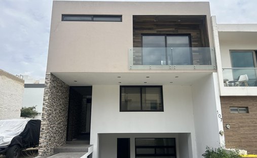 House in Tlajomulco de Zúñiga, Jalisco, Mexico 1