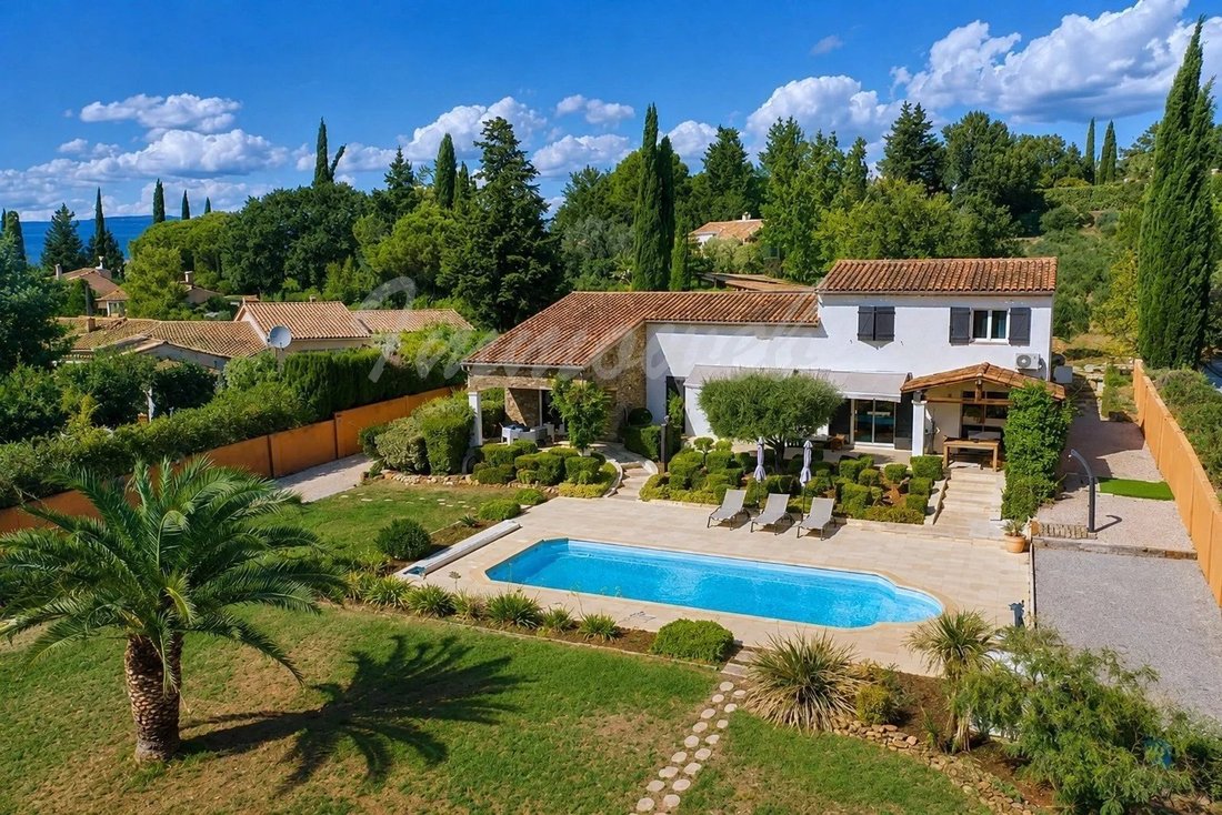 Villa in Bagnols-en-Forêt, Provence-Alpes-Côte d'Azur, Frankreich 1 - 18772826