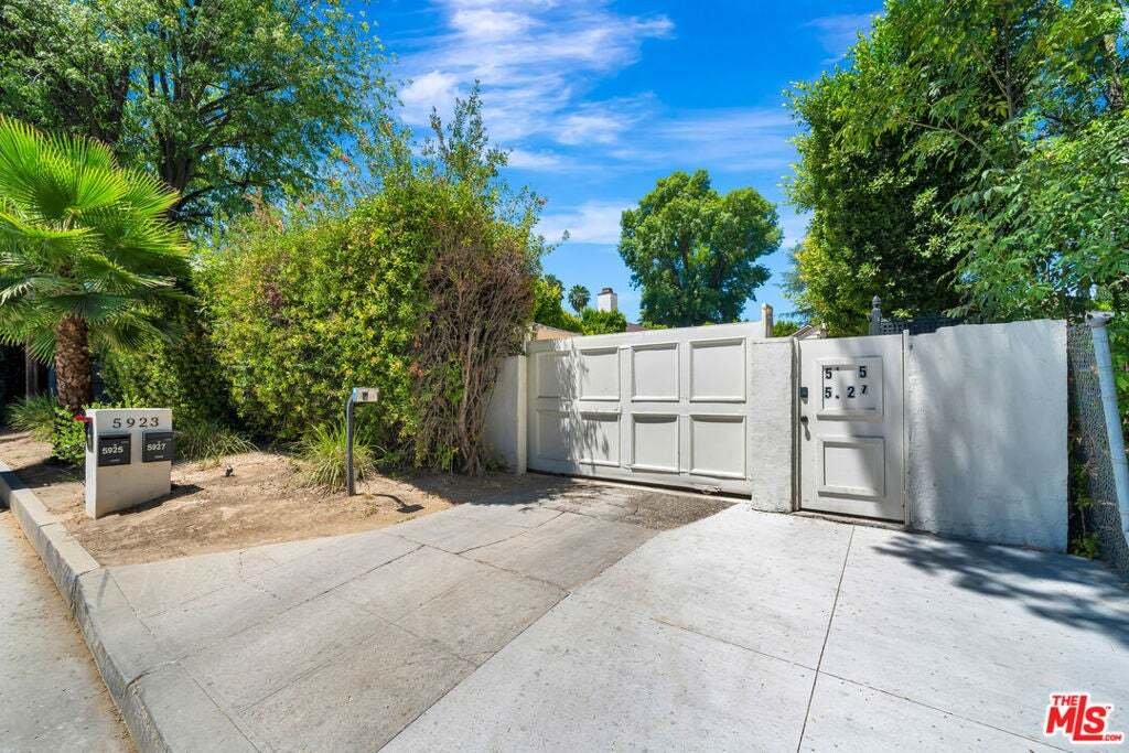 Los Angeles, California, United States 2 - 18773916
