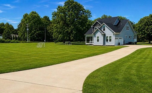 House in Springfield, Tennessee, United States 1