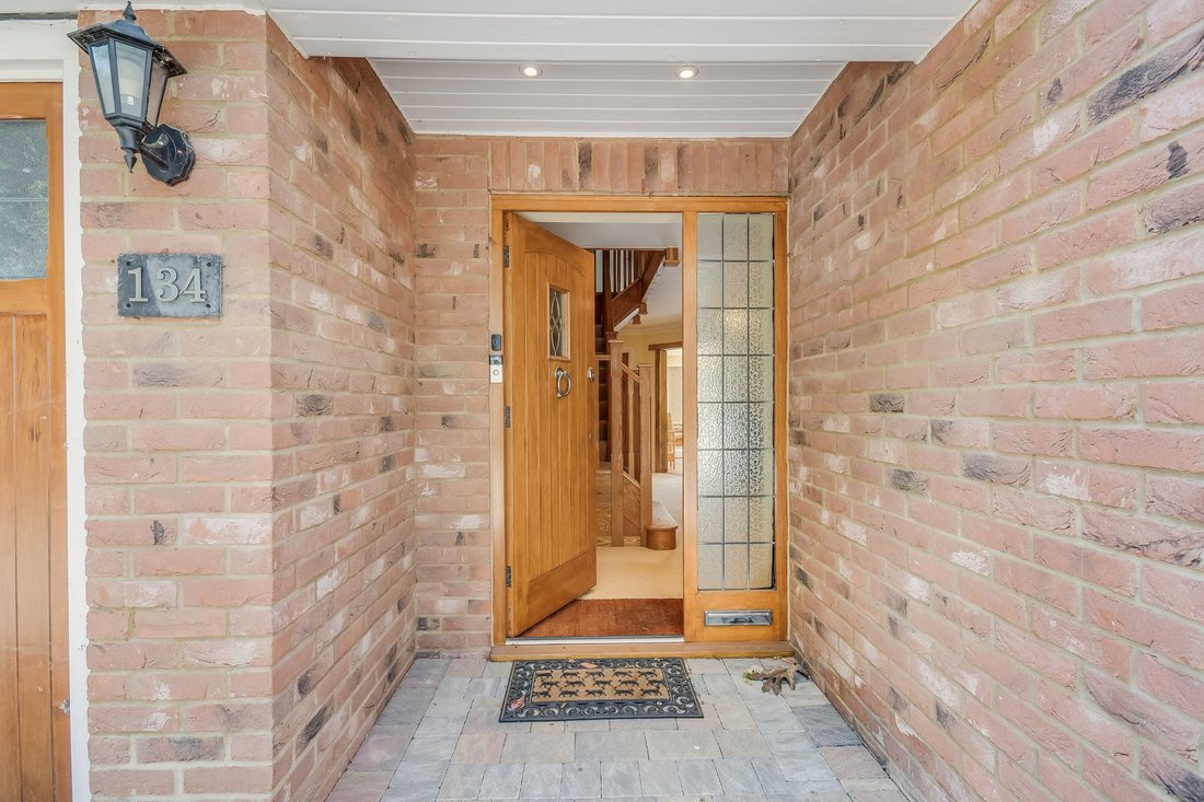 Haus in Stock, England 5 - 18774229