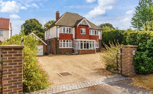 Haus in Epsom and Ewell, England 1
