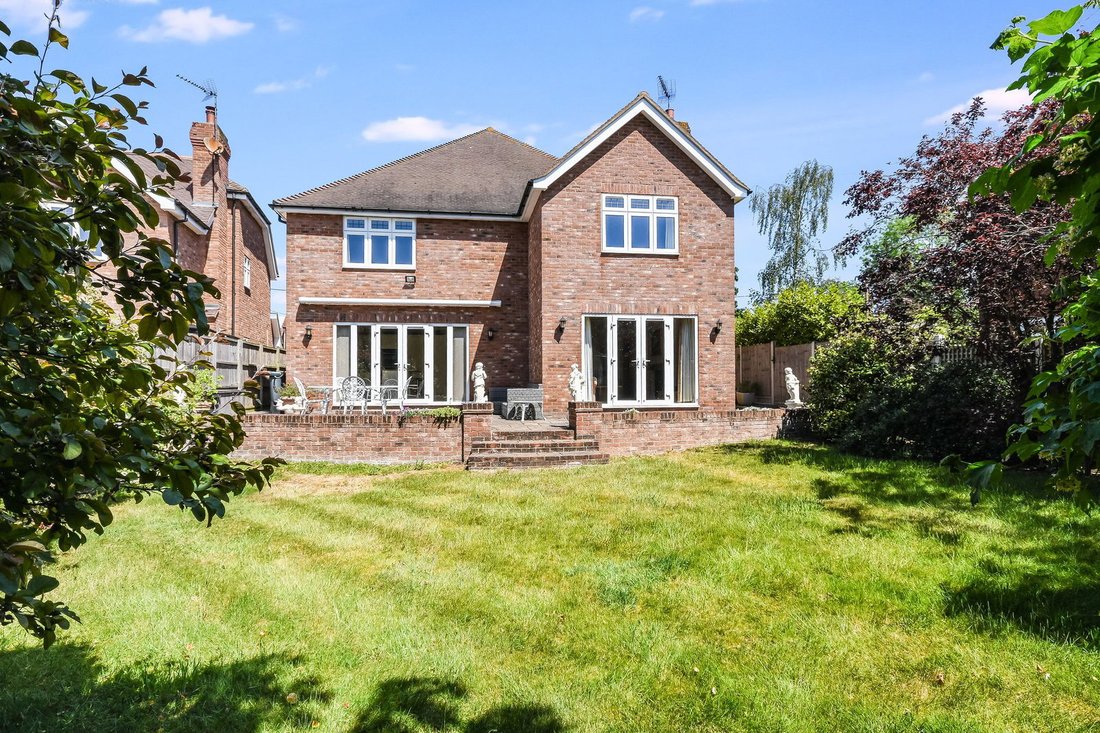 Haus in Stock, England 4 - 18774229