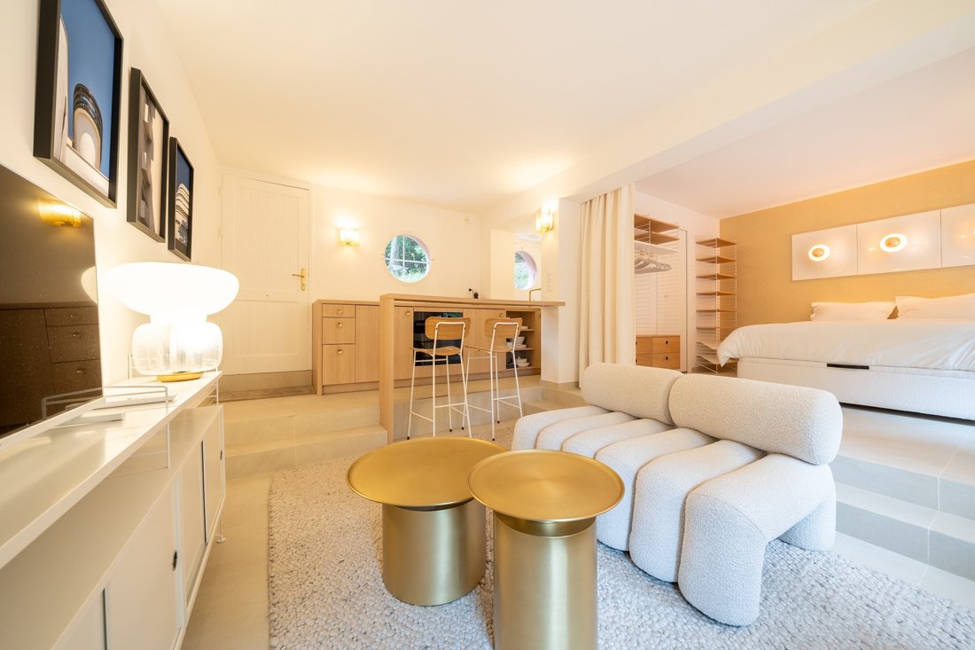 Appartamento a Zone Ouest Urbaine, San Tropez, Francia 1 - 18774332