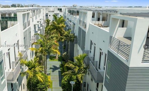 Stadthaus in Doral, Florida, Vereinigte Staaten 1