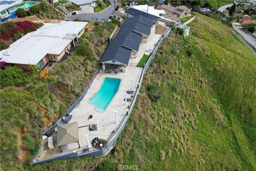 Maison à San Bernardino, Californie, États-Unis 1 - 17357066
