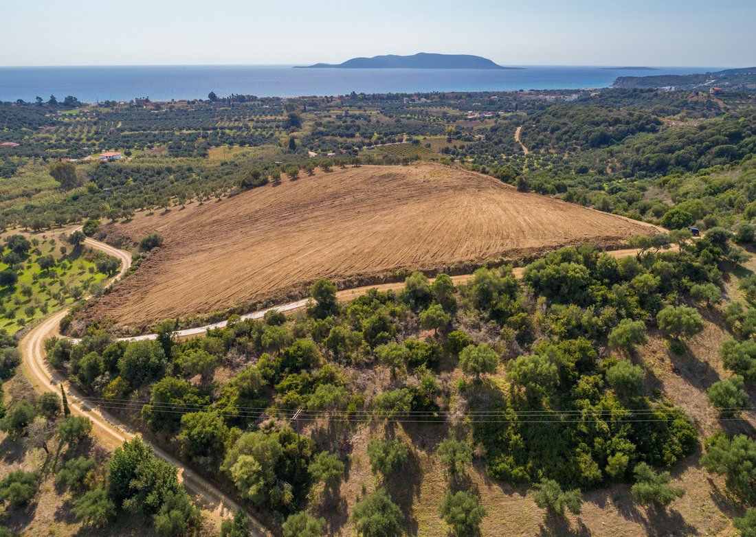 Land in Methoni, Peloponnese, Western Greece and the Ionian, Griechenland 3 - 18775015