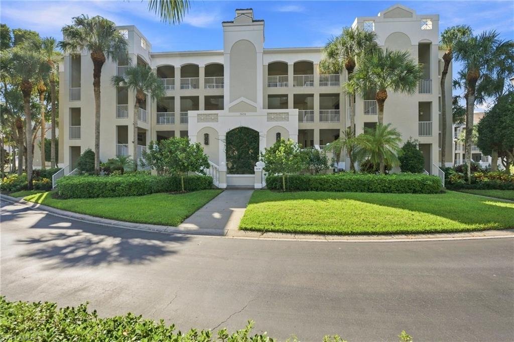 Condo in Naples, Florida, United States 3 - 18775192
