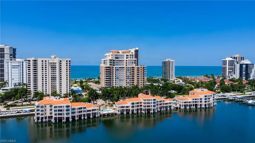 Condo in Naples, Florida, United States 1 - 18775190