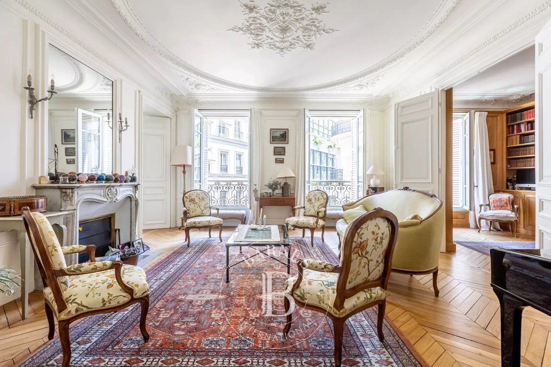 Wohnung in Triangle d'Or, Paris 8e Arrondissement, Paris 1 - 18774645