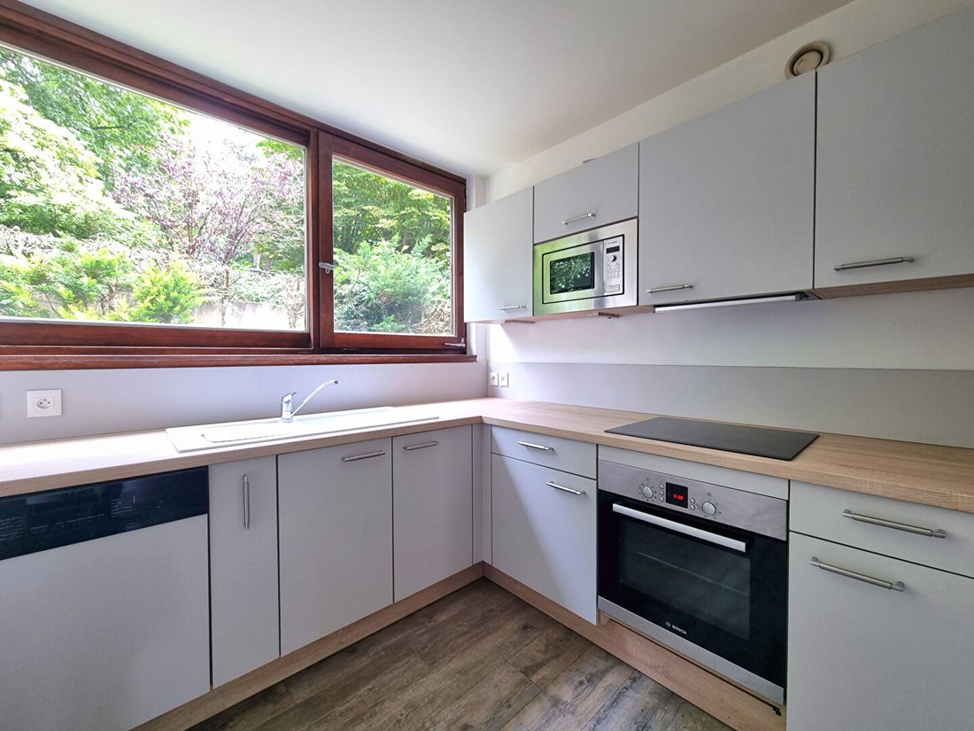 Apartment in Fontenay-sous-Bois, Ile-de-France, France 1 - 18775083