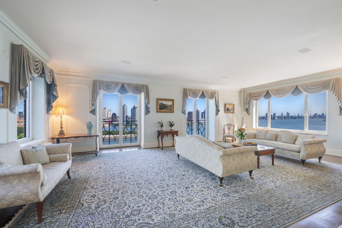 Co Op in New York, New York, United States 2 - 18774638