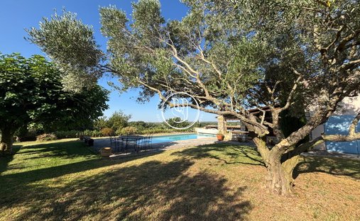 Villa a Uzès, Occitania, Francia 1