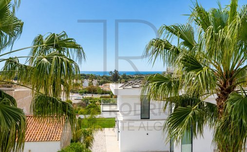 House in Olhos de Agua, Algarve, Portugal 1