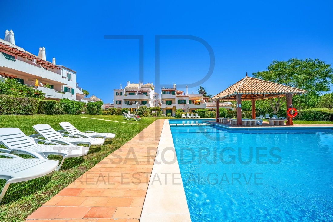 Appartamento a Quarteira, Algarve, Portogallo 1 - 18775259
