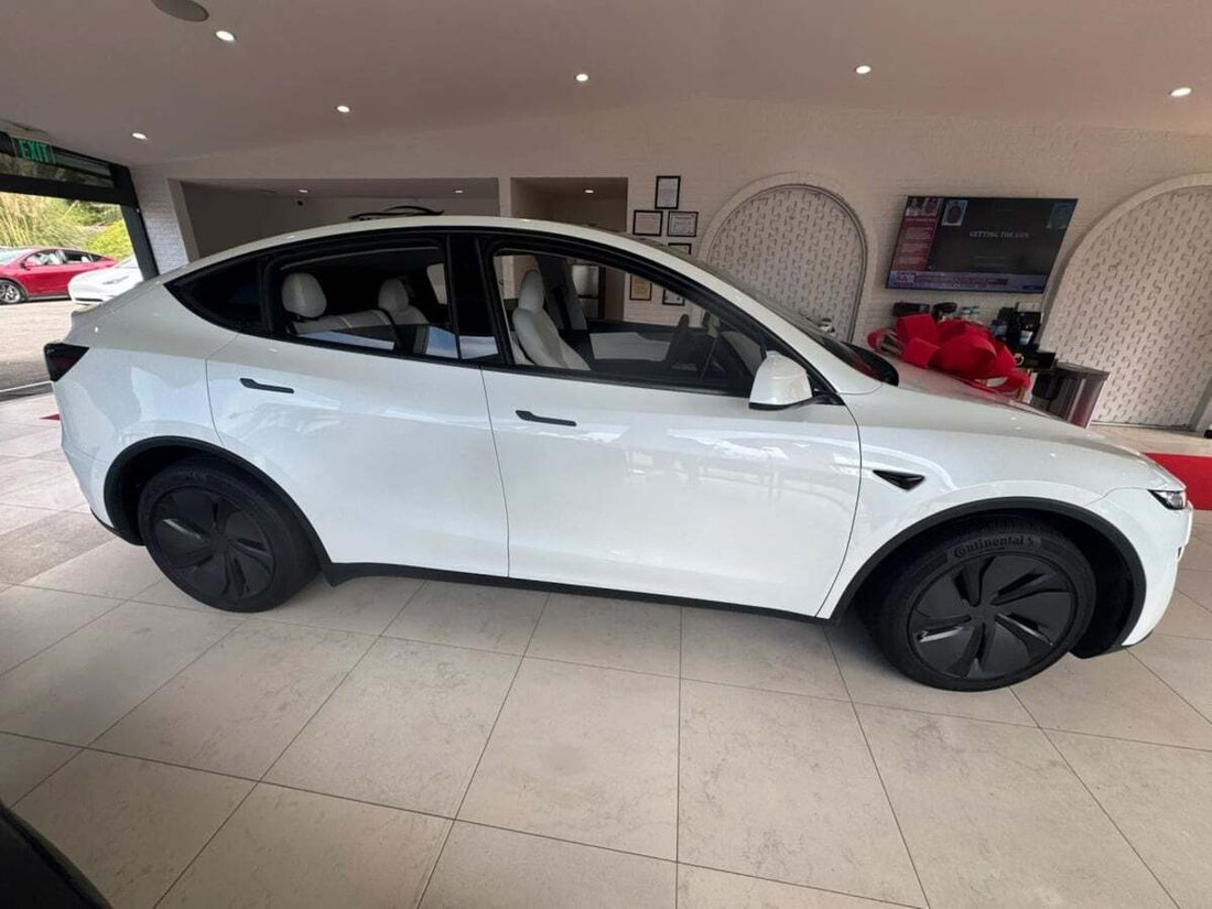 Suv in Newport Beach, CA, United States 4 - 18754918
