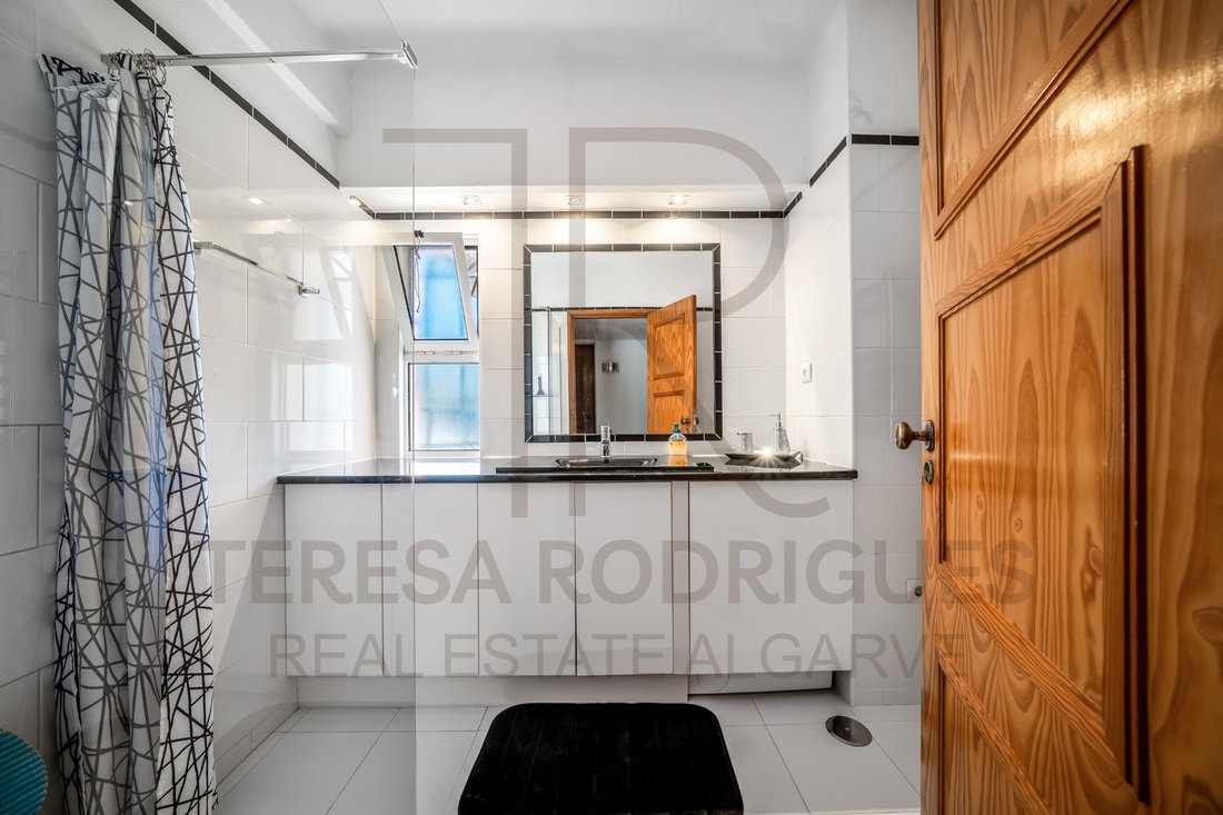 Appartamento a Quarteira, Algarve, Portogallo 4 - 18775259