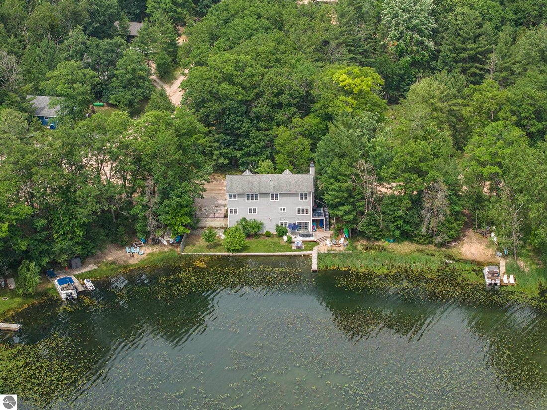 Casa en Traverse City, Míchigan, Estados Unidos 2 - 18775204