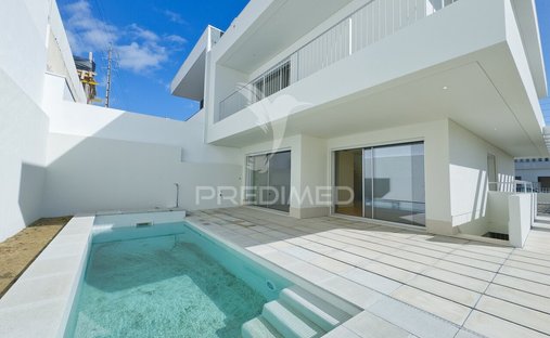 House in Laranjeiro e Feijo, Setubal, Portugal 1