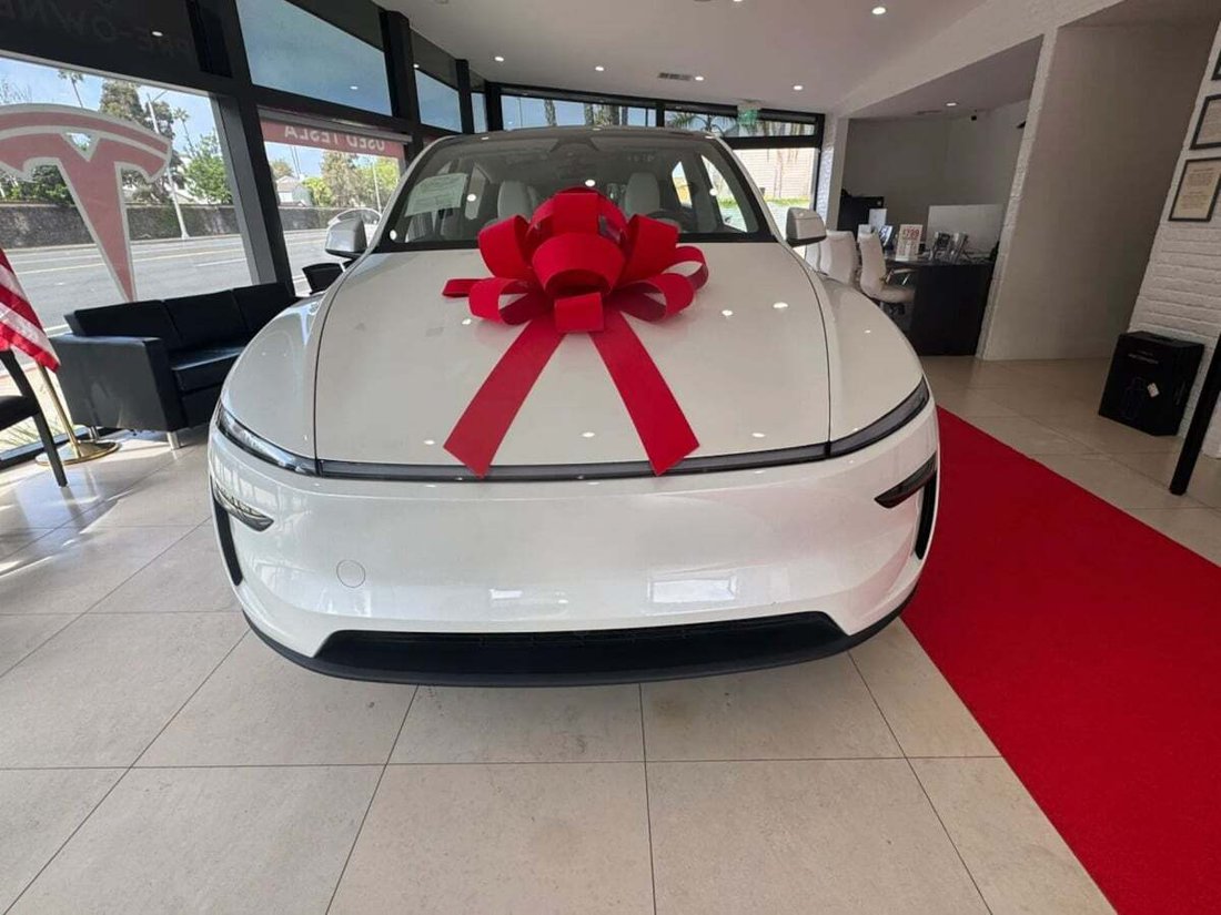 Suv in Newport Beach, CA, United States 2 - 18754918