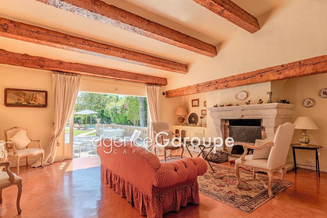 Villa en Antibes, Provenza-Alpes-Costa Azul, Francia 2 - 18774723