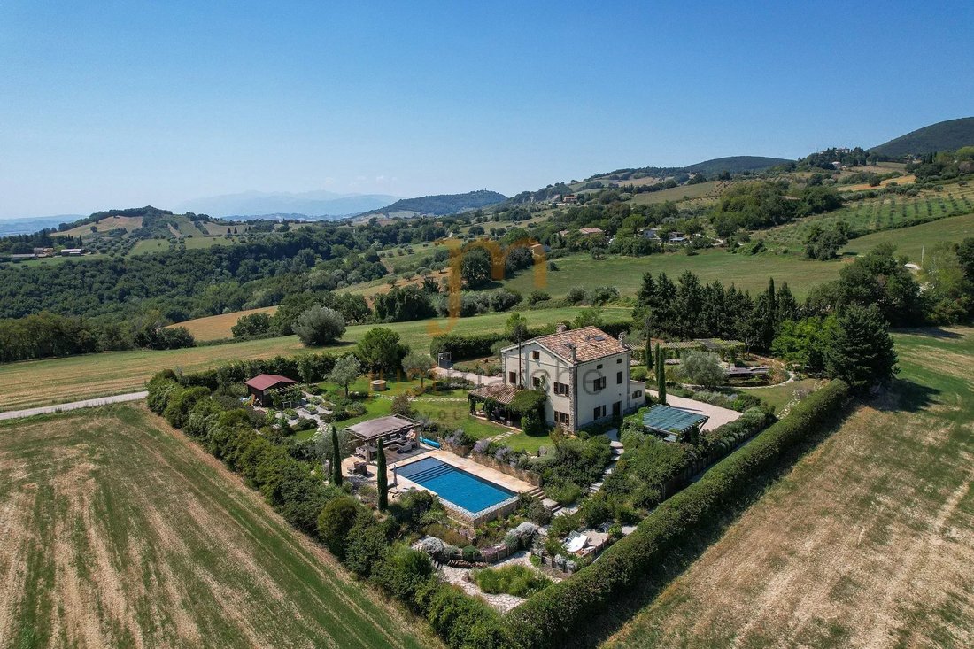 Villa in Treia, Marken, Italien 3 - 18774845