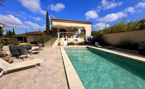 House in Saint-Rémy-de-Provence, Provence-Alpes-Côte d'Azur, France 1