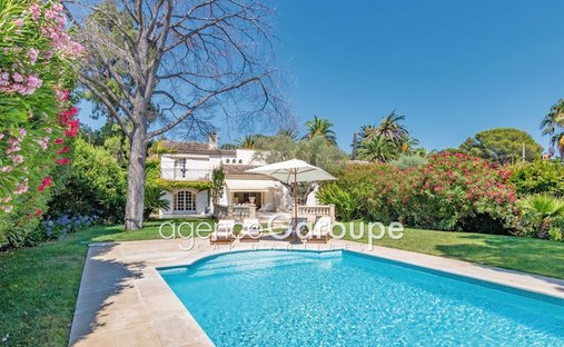Villa in Antibes, Provence-Alpes-Côte d'Azur, France 1