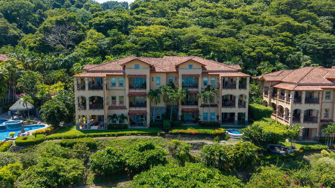 Condo in Playa Herradura, Puntarenas Province, Costa Rica 1 - 18775557