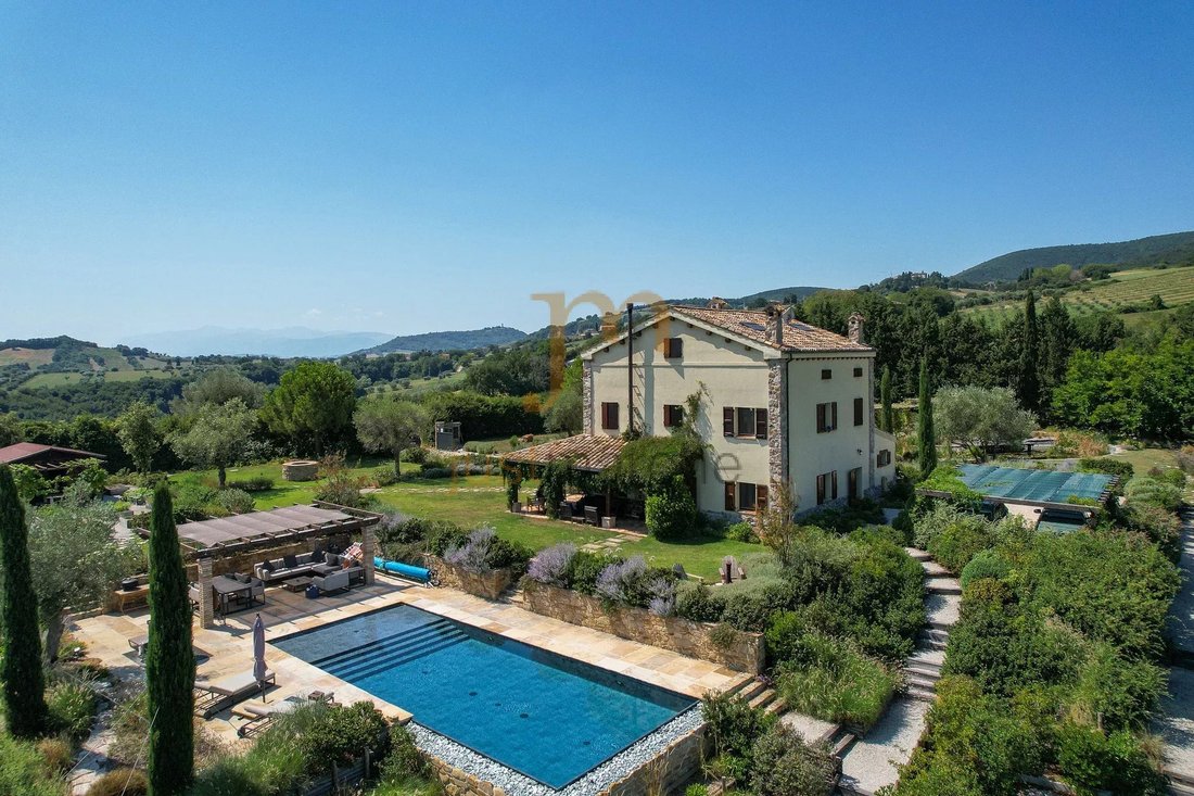 Villa in Treia, Marken, Italien 1 - 18774845